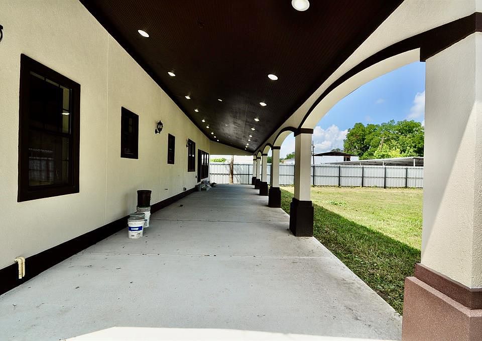 1st image of 7127 Airport Blvd
