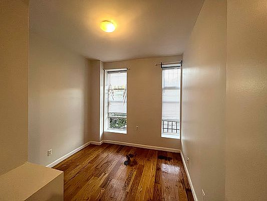 2nd image of 267 Vernon Ave #5