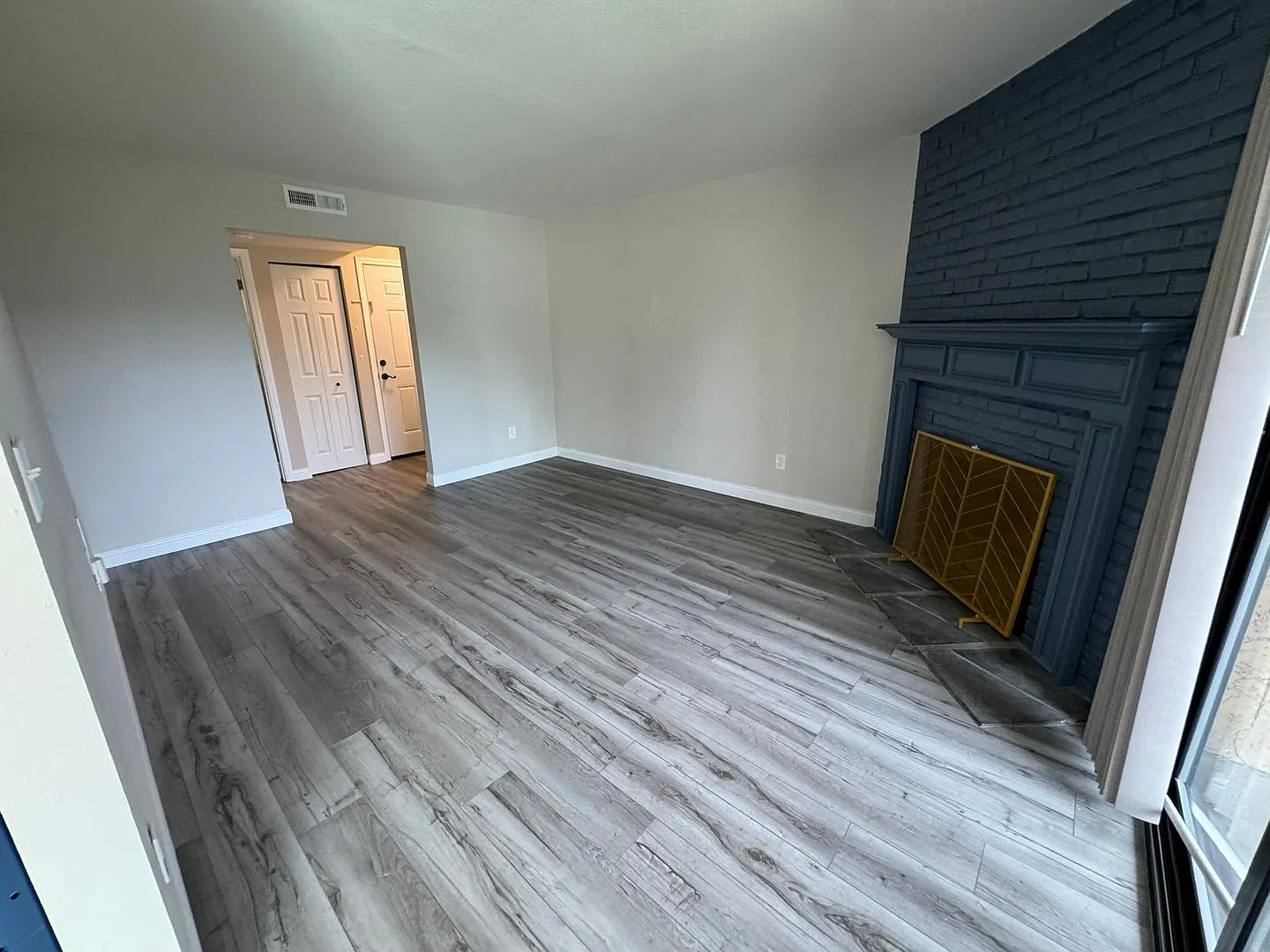 1Bd/1Ba Kirkland Condo — Photo 3