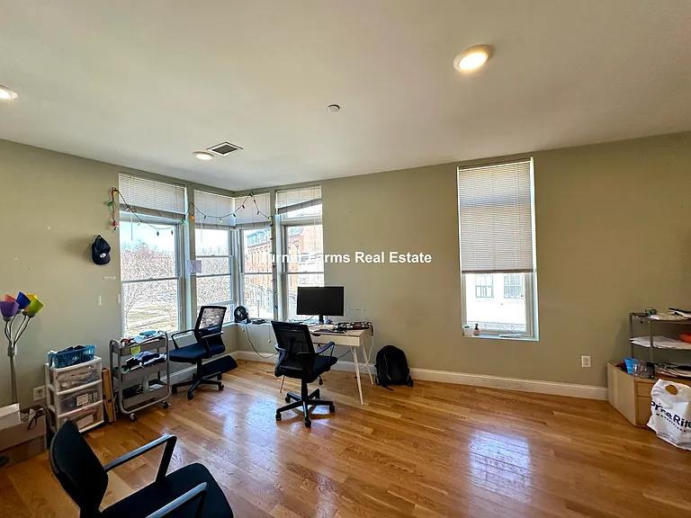 10 Roxbury St #5A — Photo 4
