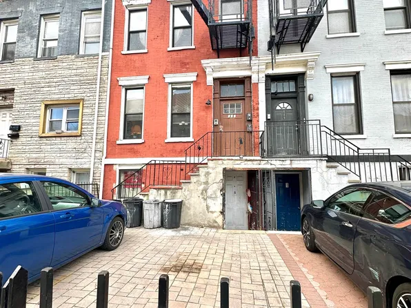 687 Bergen Avenue image 12 of 13