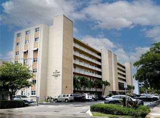 Meadowbrook, Hallandale, FL 33009