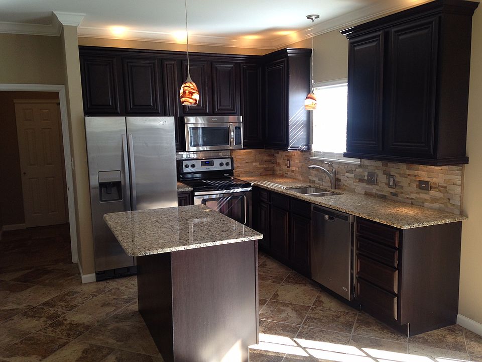2nd image of 8 Moss Pointe Ct