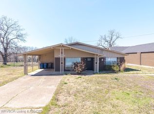 223 S Main St, Dyer, AR 72935