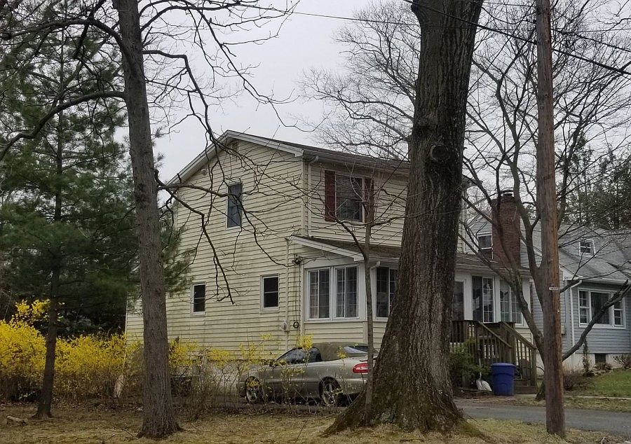 2nd image of 62 Maple Ave
