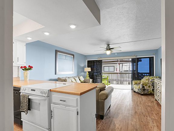 5th image of 1311 S Lake Park Boulevard #3b