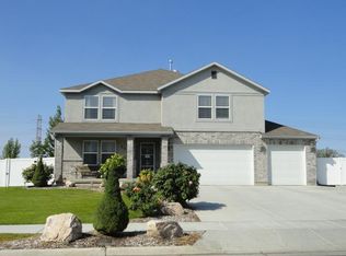 444 Wellington Dr, Kaysville, UT 84037