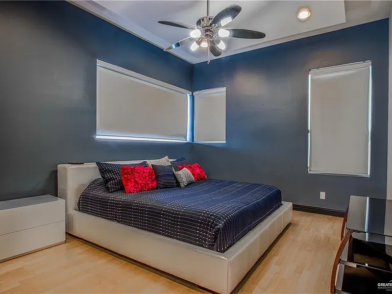 309 N Mockingbird Ave #H — Photo 14