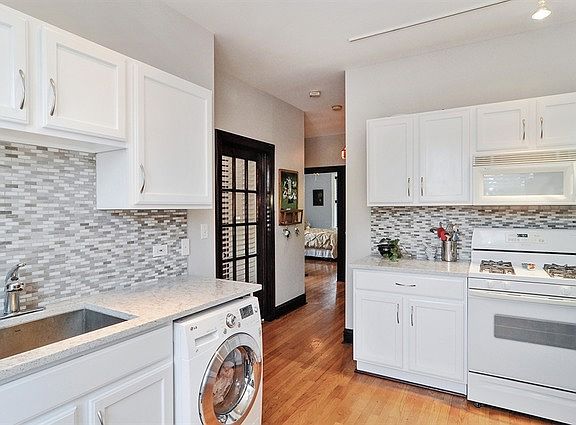 4th image of 1309 W Rosemont Ave #3