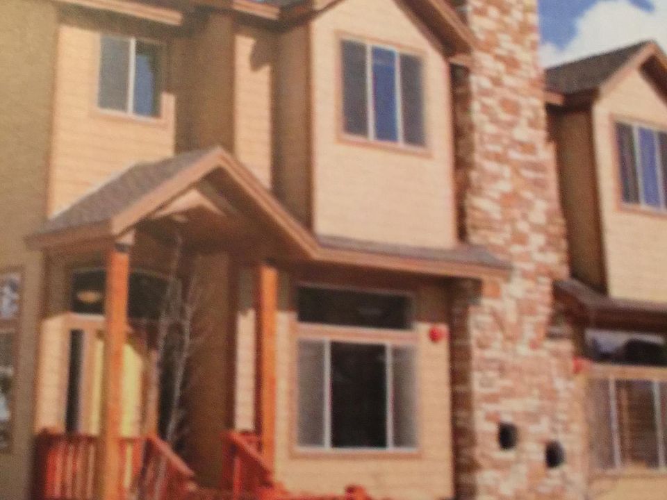 Front view of property