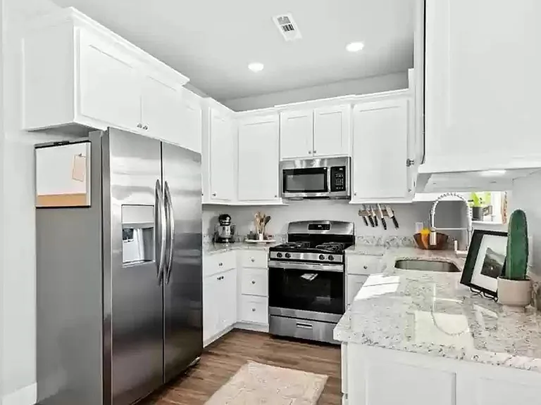 Come live in this brand new duplex in the heart of NWA — Photo 10