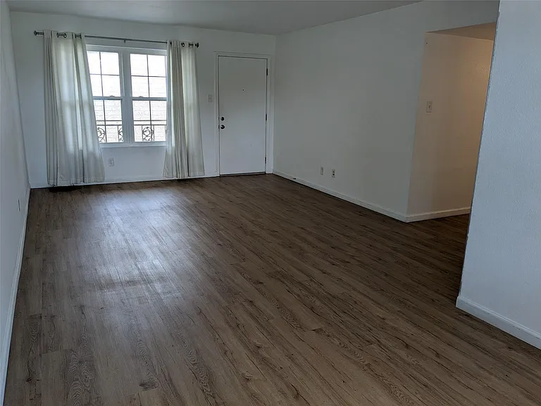 5550 N Braeswood Blvd #135 — Photo 6