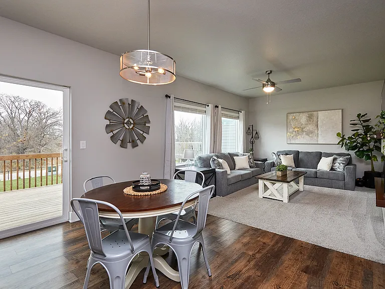 2109 Ammann Dr — Photo 4