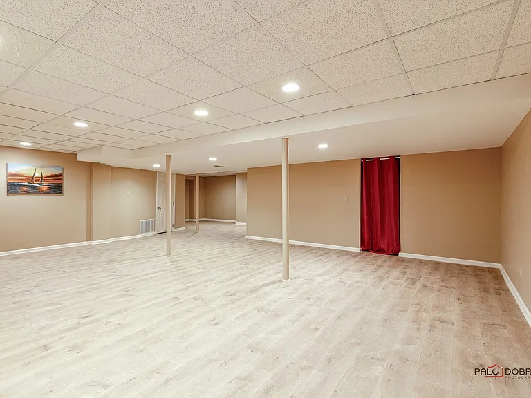 1551 Crowfoot Cir N — Photo 31