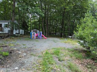 122 Wappinger Ln, Shohola, PA 18458