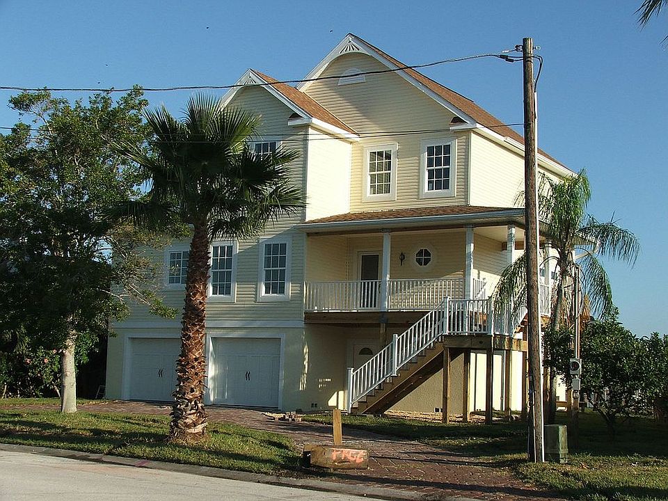 2nd image of 825 115th Ave