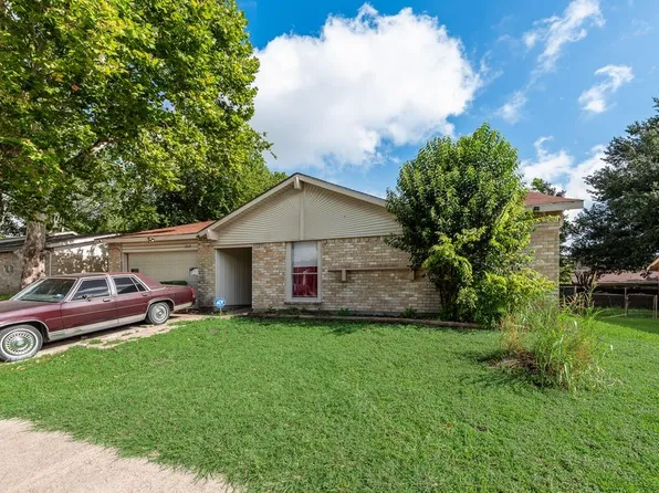 1717 Glenview Ln, Arlington, TX 76014