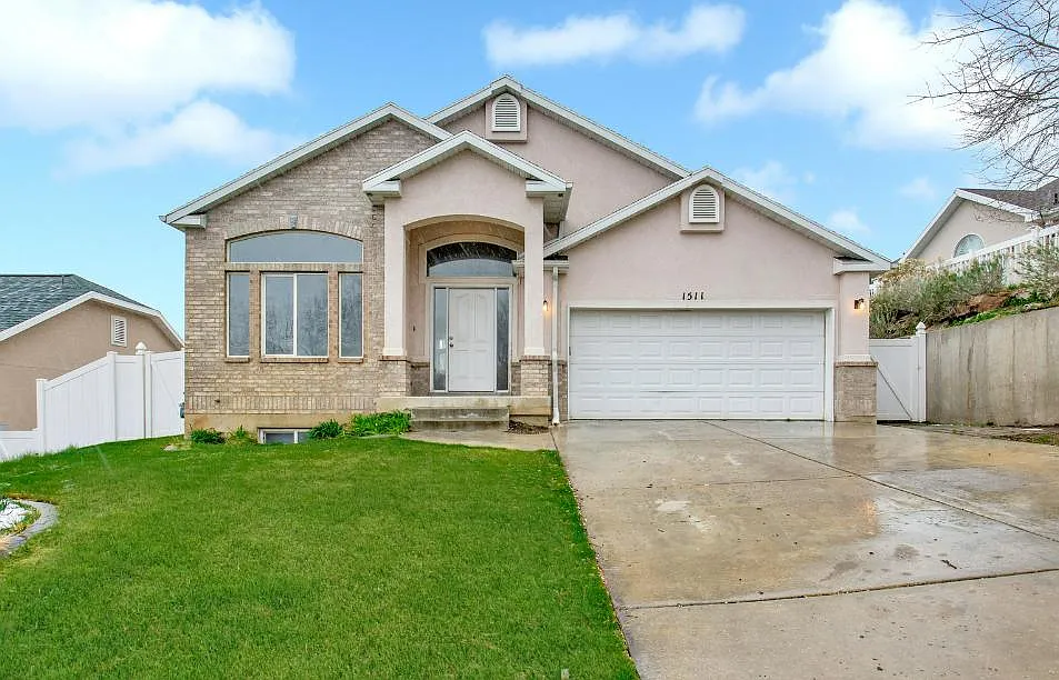 4 bed, 3064 sqft, $3,300 — Photo 2
