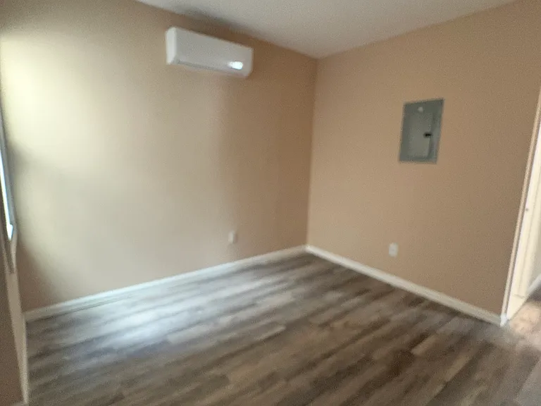 172 N Main St #5 — Photo 6