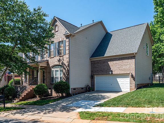 2nd image of 15417 Troubadour Ln