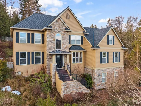 10545 NW La Cassel Crest Ln, Portland, OR 97229