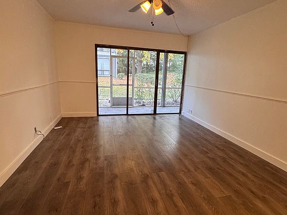 2nd image of 20 Sheoah Blvd APT 11