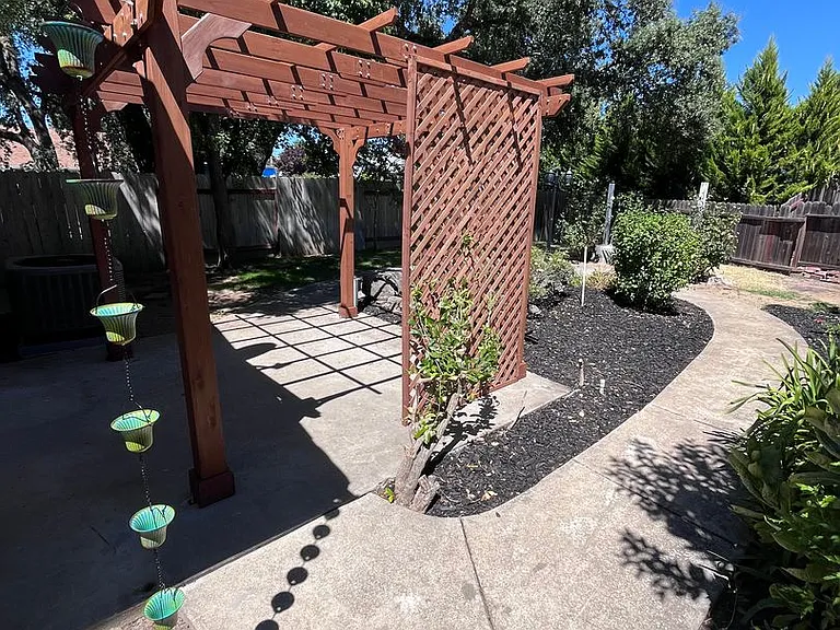 3479 Laird St — Photo 14