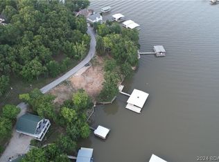 2107 Valley Rd NE, Osage Beach, MO 65065