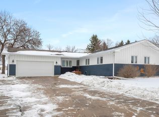 2710 18th St S, Moorhead, MN 56560