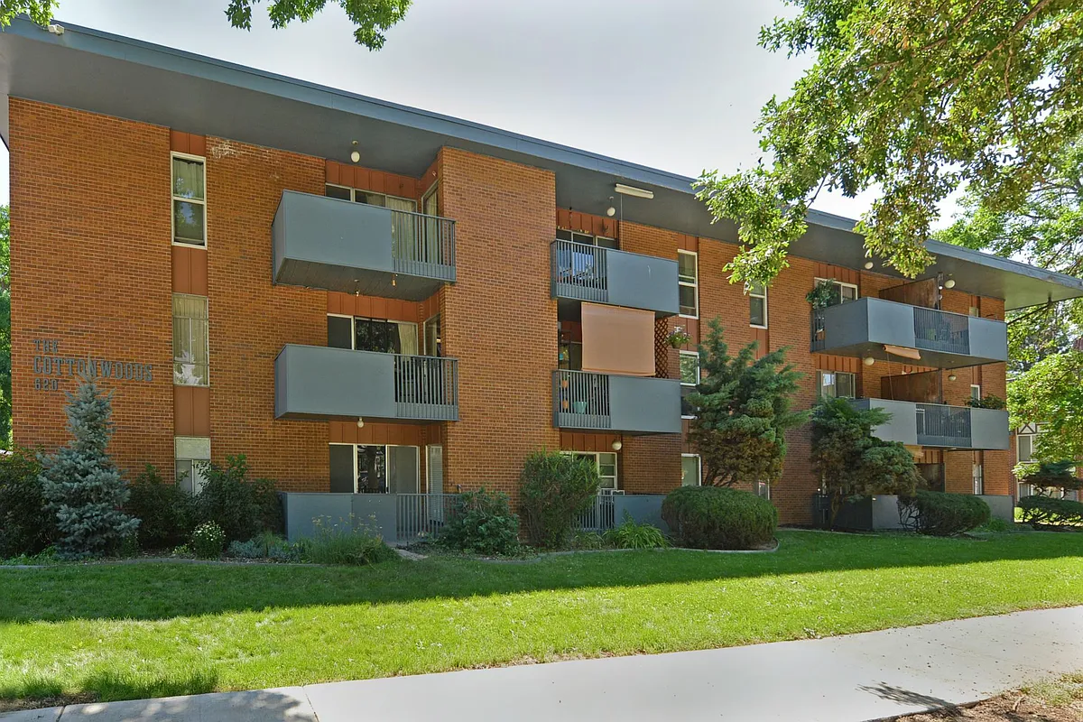 Front of Building - 620 Mathews St #116