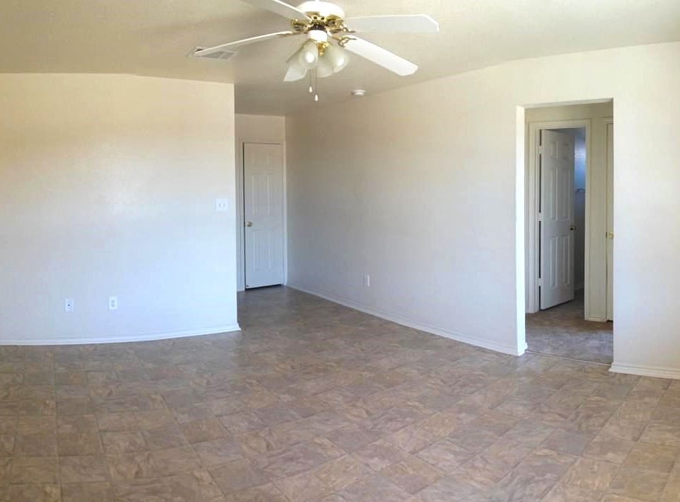 002_Living Room_06222021