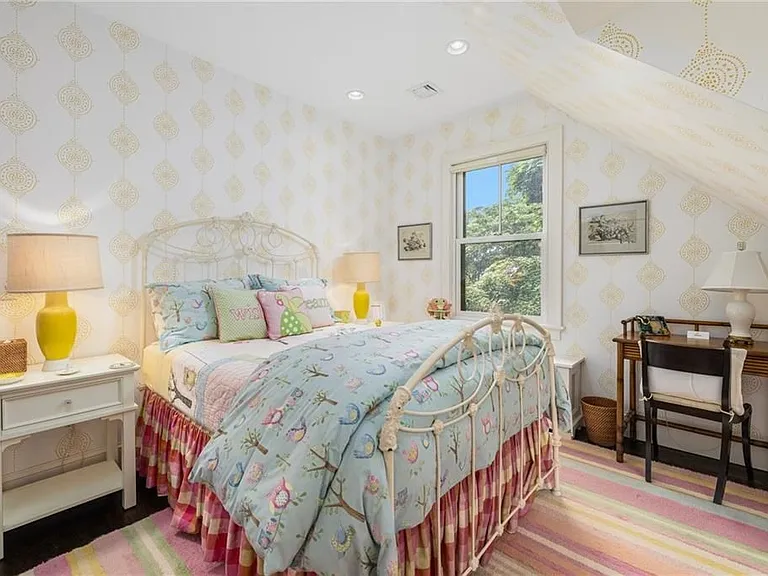 33 Beacon Hill Rd — Photo 16