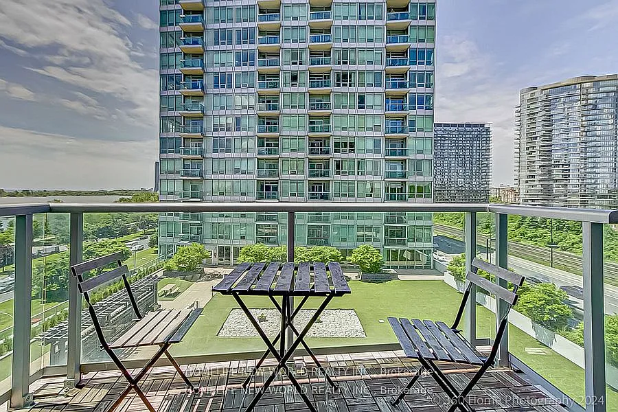 1900 Lake Shore Blvd W #805