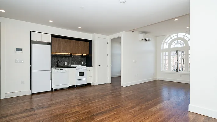 Rented by Nooklyn NYC LLC | media 90