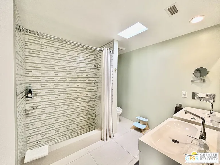 306 Desert Lakes Dr — Photo 32