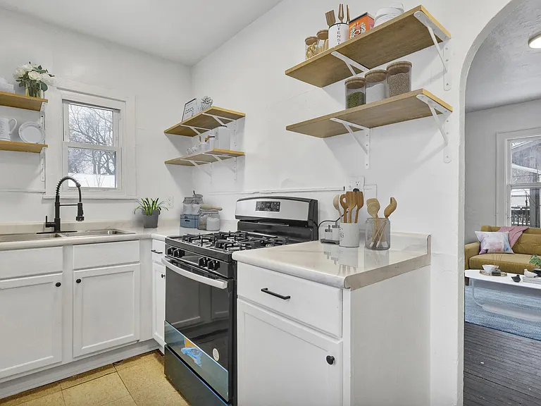 1224 E Malcolm X St #2 — Photo 2