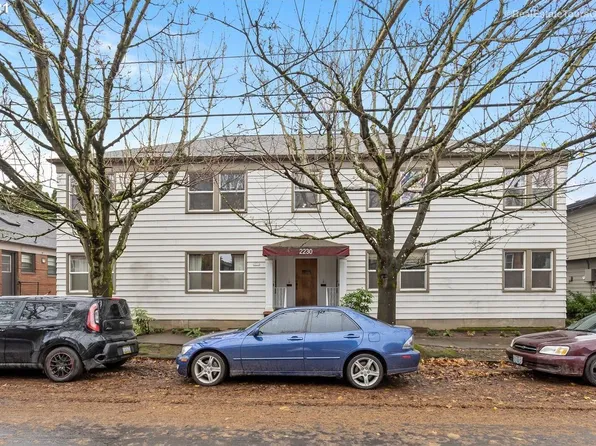 2230 NE Halsey St, Portland, OR 97232