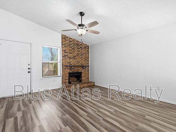 3rd image of 2747 Countryside Ln