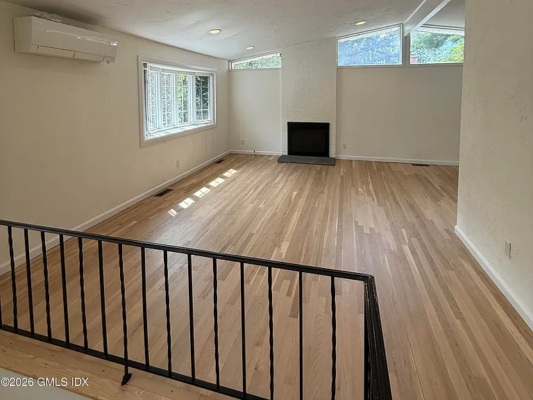 37 Amherst Rd — Photo 3