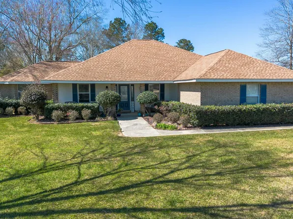 18268 Robinwood Dr, Saucier, MS 39574