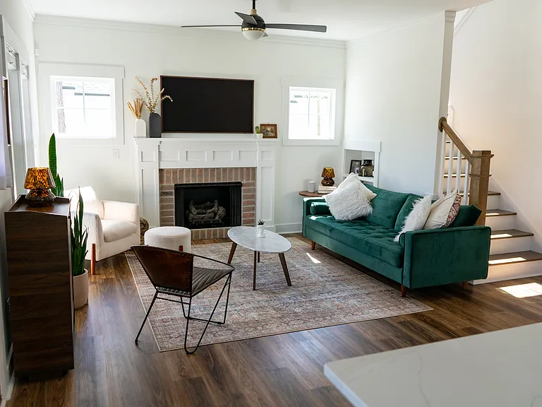 Living room (1st floor)