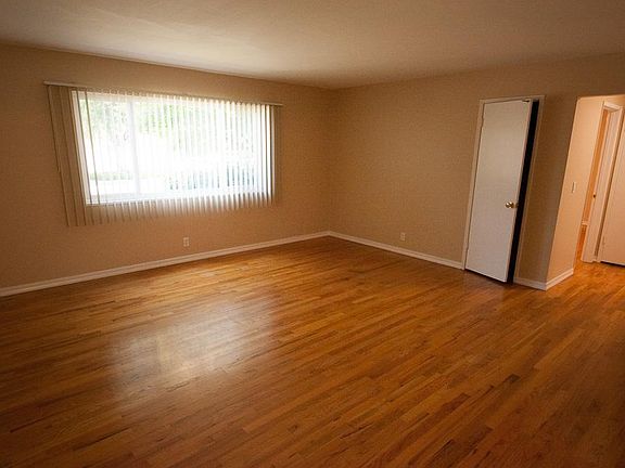 5th image of 1224 Brookfield Ave #1