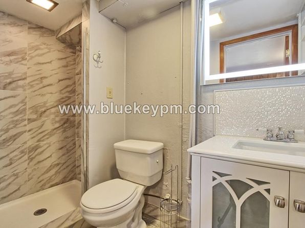 2952 SW Huber St UNIT B