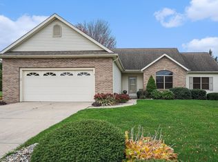 208 Tulip Cir, Bremen, IN