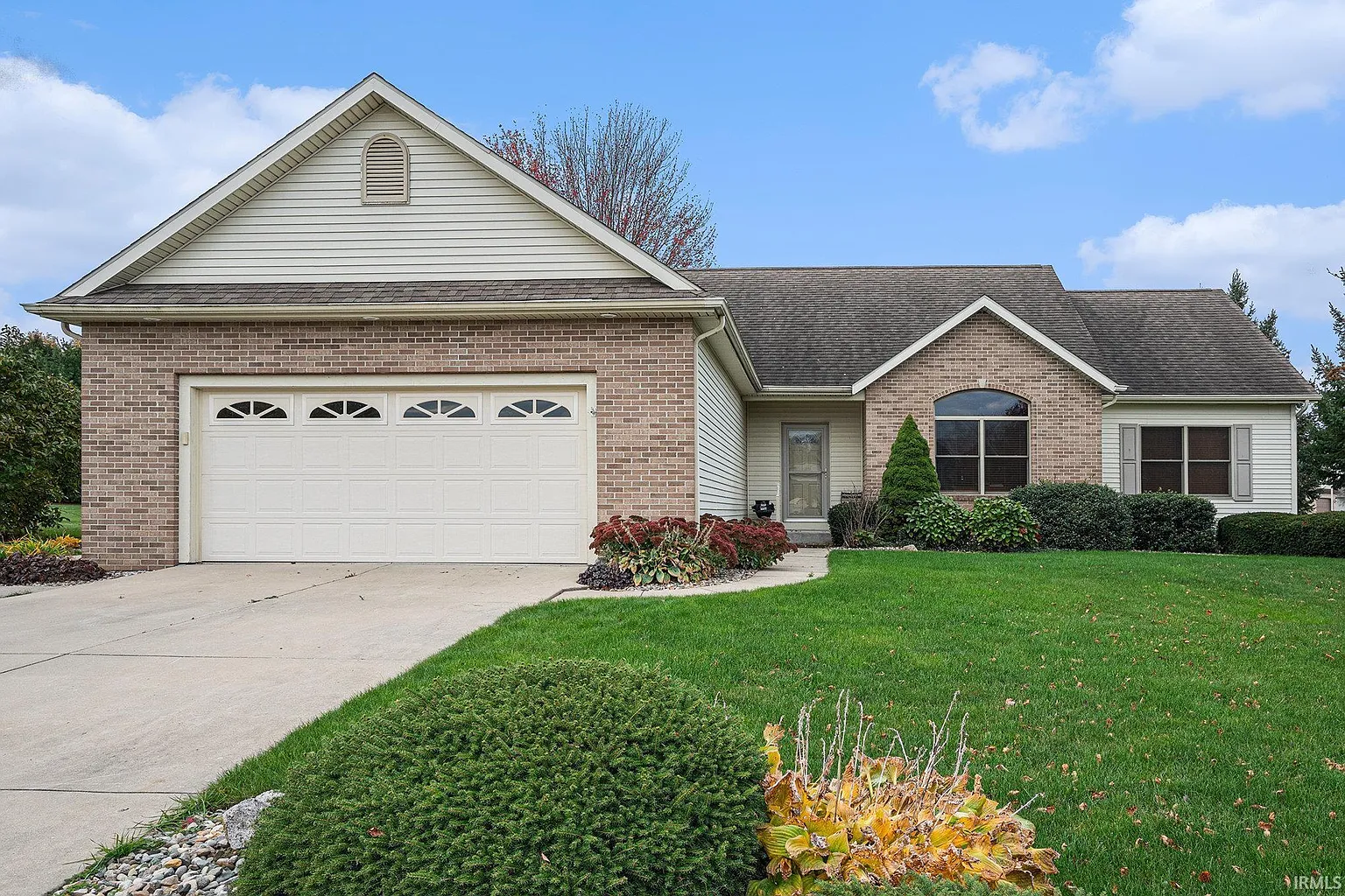 208 Tulip Cir photo 1