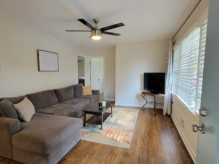 3010 Santa Monica Dr — Photo 8