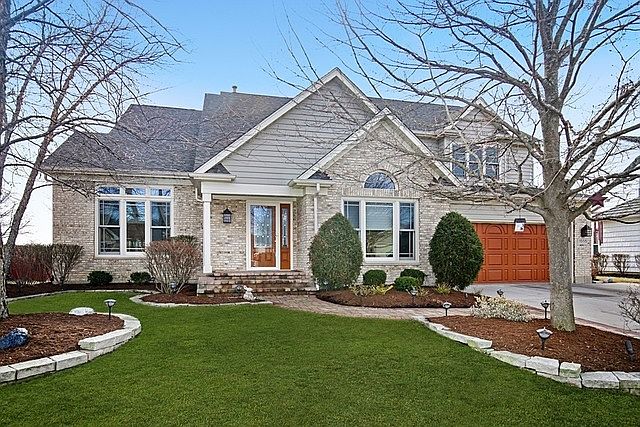 1st image of 1555 Crowfoot Cir S