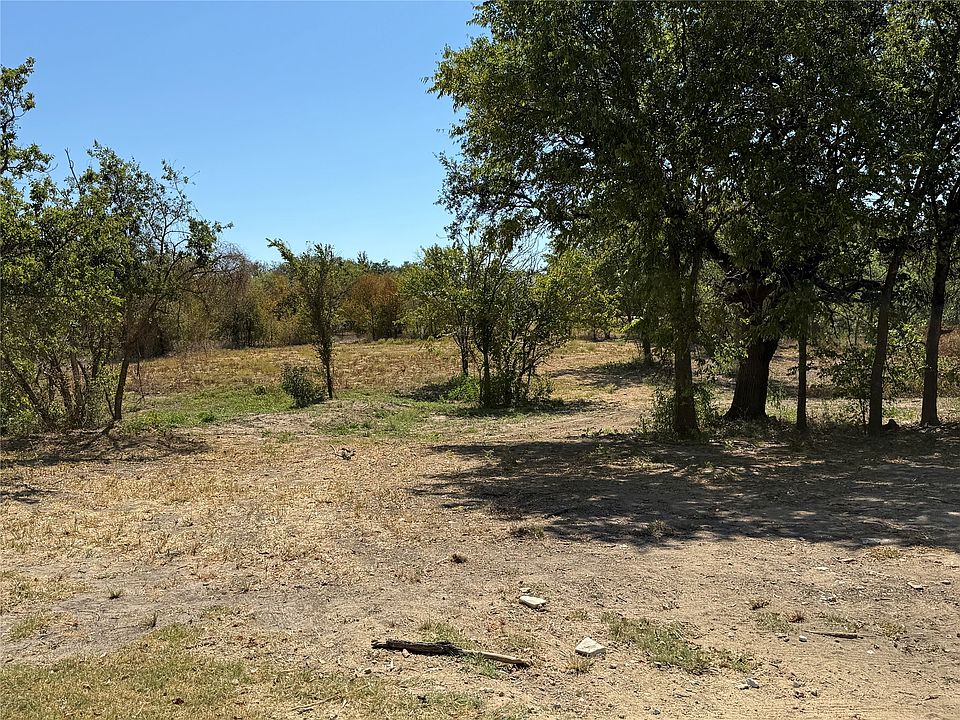 2nd image of 803 Billings Rd