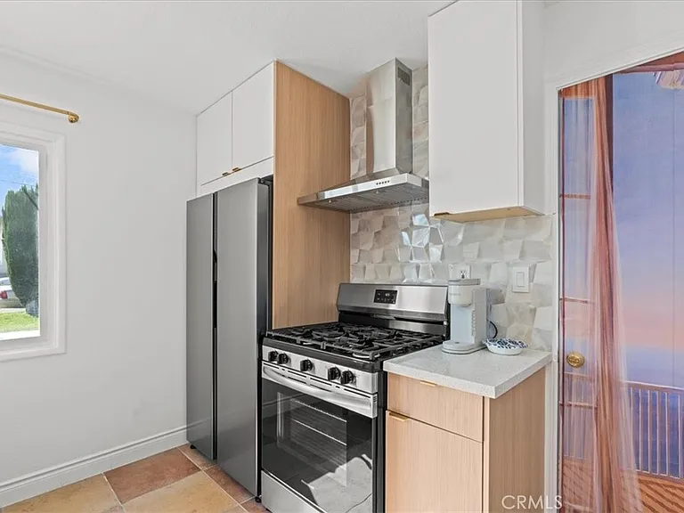 1095 Bonita St #B — Photo 7
