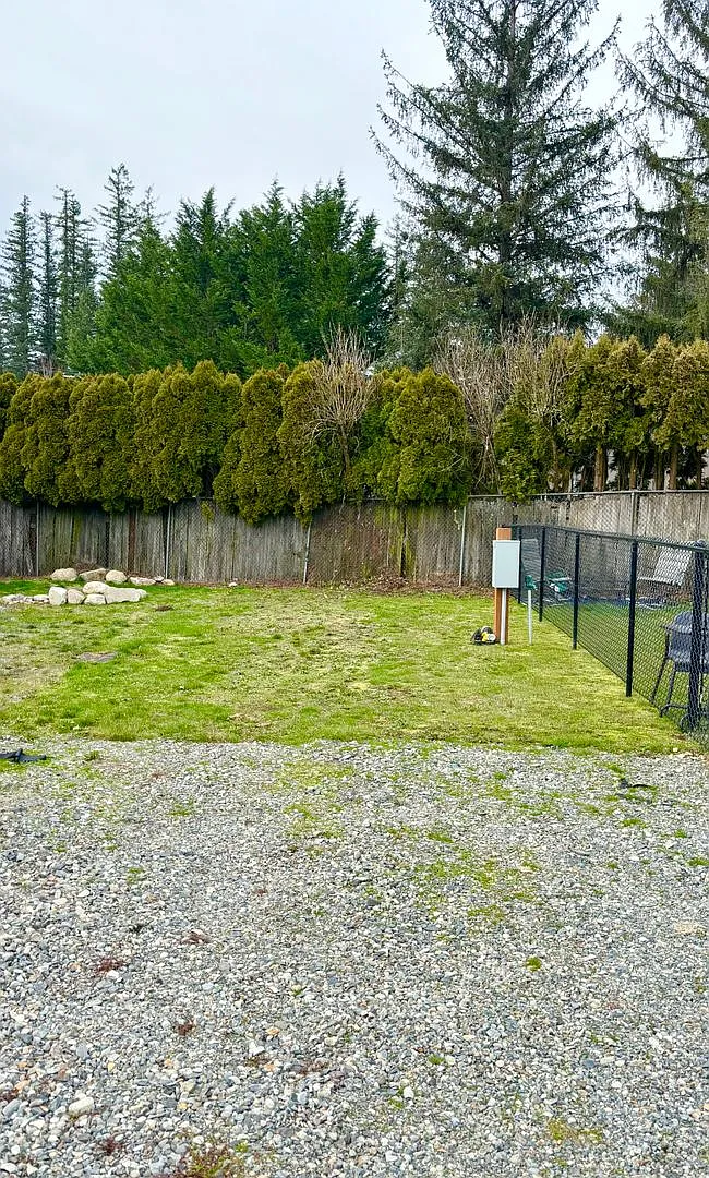 Ravensdale Manor — Photo 1